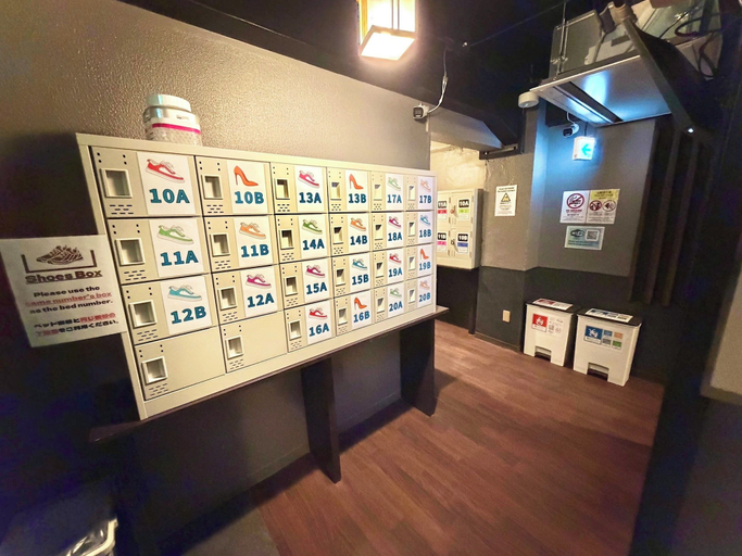 Room 3, KAYABACHO TSUKUSHI HOTEL, Chūō