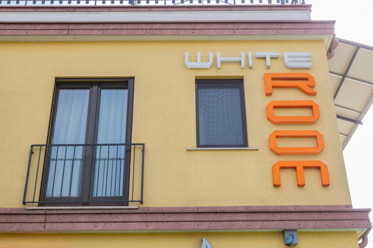 Others 4, FGS SERVICE SNC "White Room", Potenza