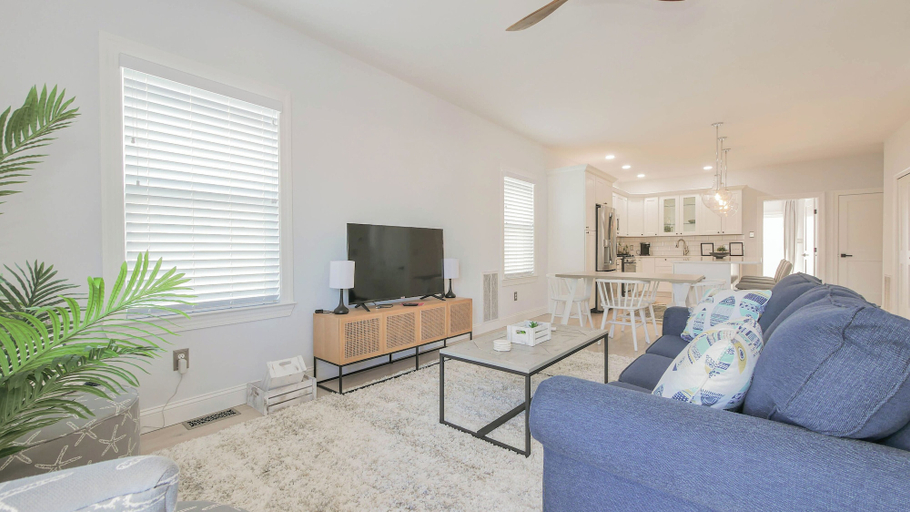 Interior 2, 26 N Washington Ave, Atlantic