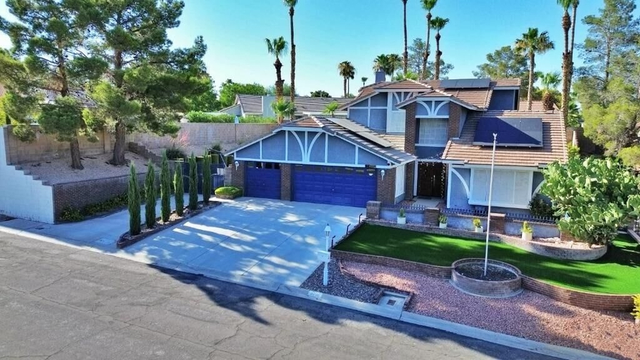 Exterior, A -LV HOME PALM D, Clark