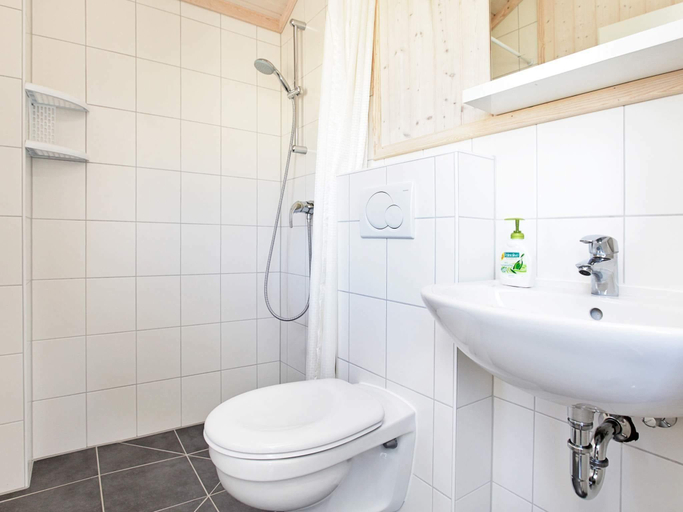 Bathroom 3, Holiday home with central heating, Ostholstein