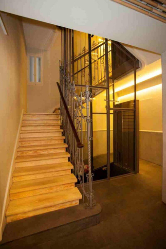 Others 5, Hostal Santa Barbara, Madrid