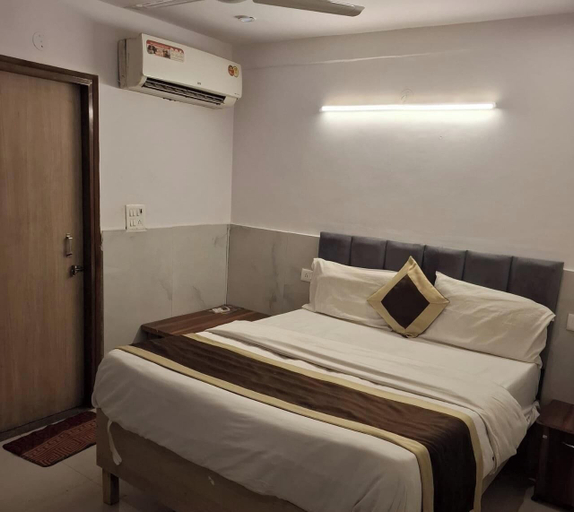Room 4, Hotel HR Residency, Delhi