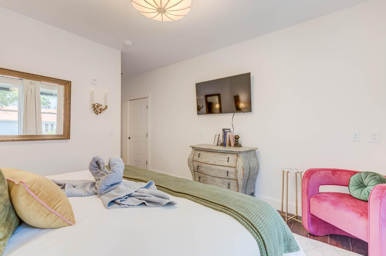 5, The Pearl Hotel, Dare