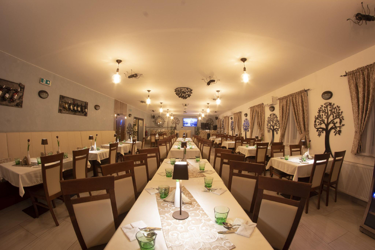 Food & Drinks 3, VALLA penzion & restauracia, Malacky