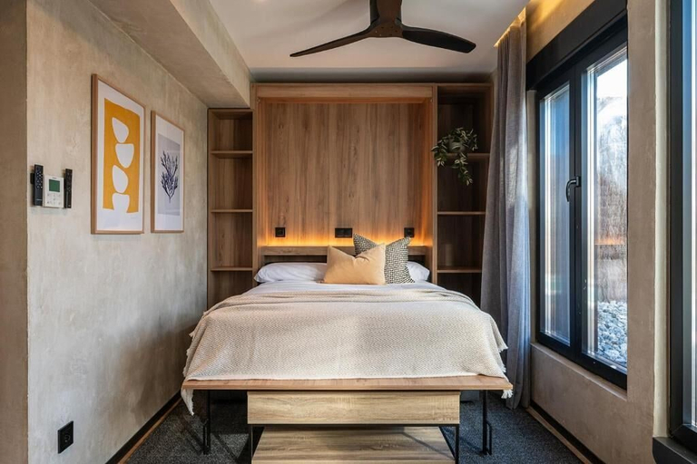 Room 2, Dobo Madrid MA24, Madrid