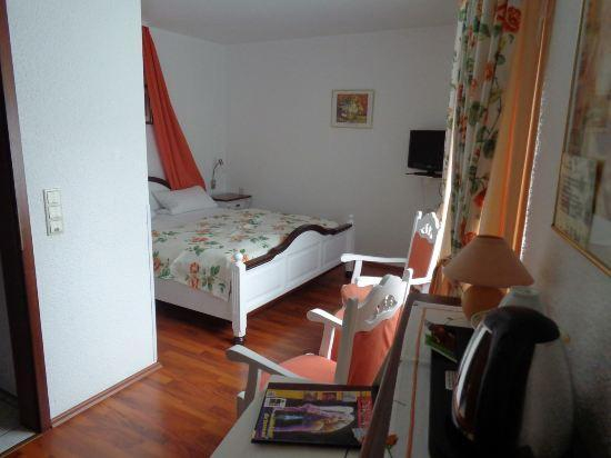 Others 4, Hotel Zur Lohe, Düren