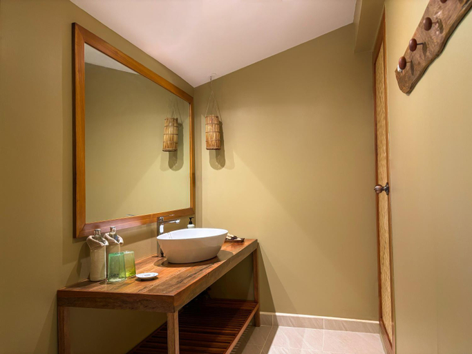Bathroom 4, The Riverfront Reserve, Pai