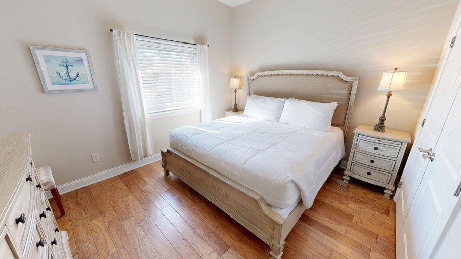 Room 5, Alerio 103e 2 Bedroom Condo, Walton