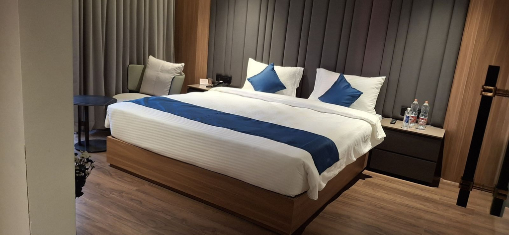 Room 4, Hotel StoneLeaf, Aurangabad