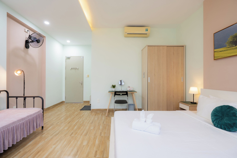 Room 2, Anh House, Da Nang