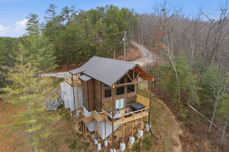Exterior 2, Three Pines 2 Bedroom Home, Sevier