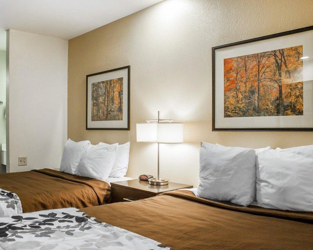 Bedroom 2, Rodeway Inn Airport, Ada