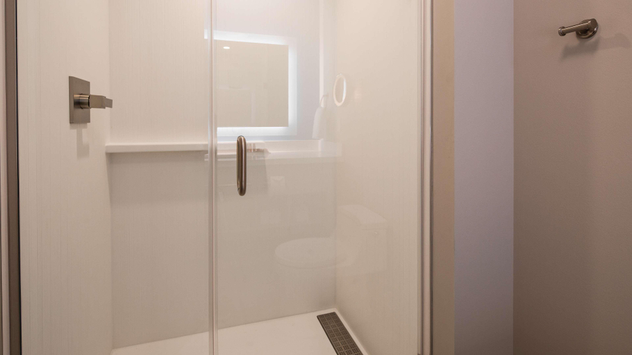 Bathroom 4, Best Western Premier Winnipeg East, Division No. 11