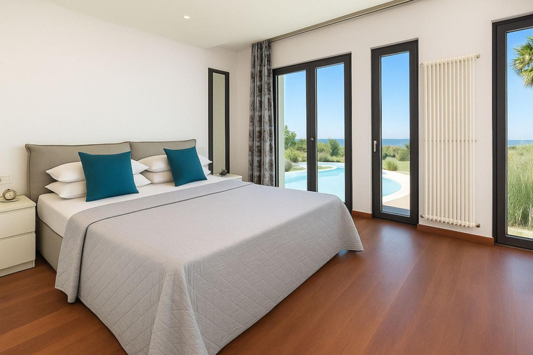 Others 5, Villa Flavia, Bari