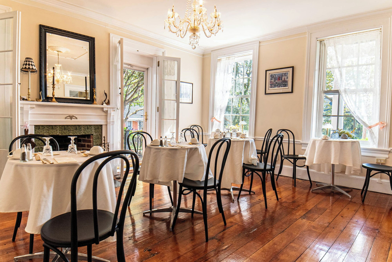 Dining 2, Miss Murphy's Bed and Breakfast, Jo Daviess