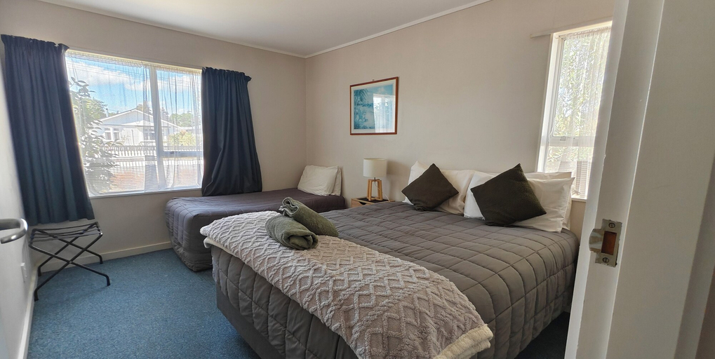Bedroom 2, Chanel Court Motel, Masterton