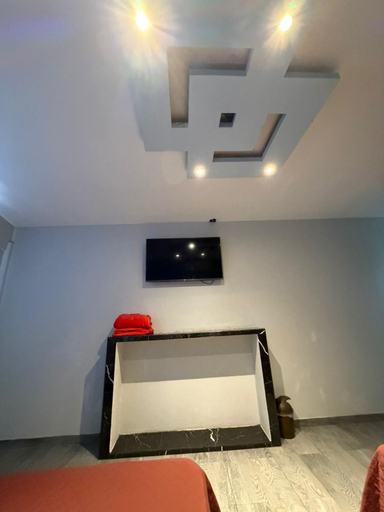 Others 2, Hotel real brisenas, Briseñas