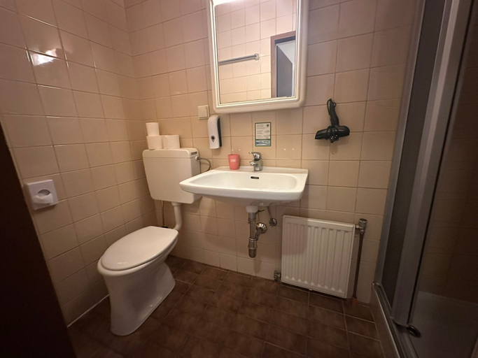 Bathroom, Mariazellerhof Top 111 EZ BadWC Kueche, Sankt Pölten