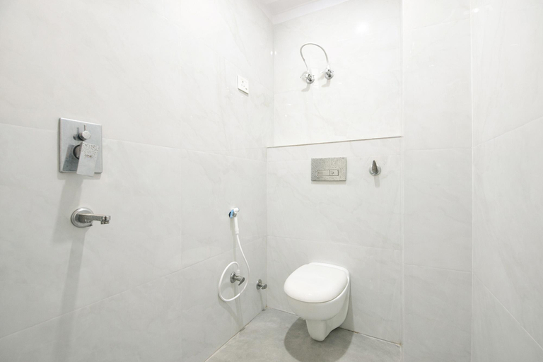 Bathroom 2, Via Imperial Residency, Delhi