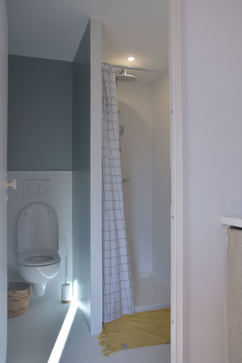 Bathroom 5, Le Bivouac - Toulouse, Haute-Garonne