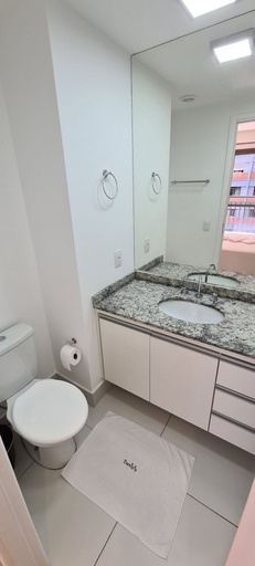 Bathroom 4, TrevizZo Pense Consolação, São Paulo
