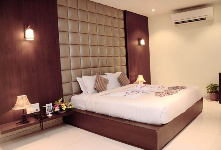 Bedroom 4, Hotel Satlaj Raipur, Raipur