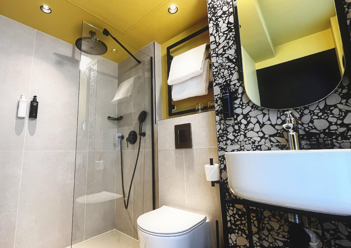 Bathroom 4, Alexandrie, Paris