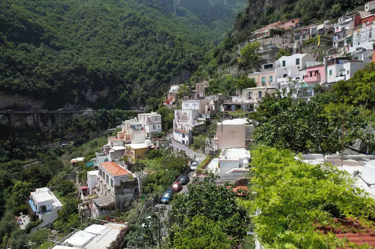 Miscellaneous, Chiesa Nuova Apt, Salerno
