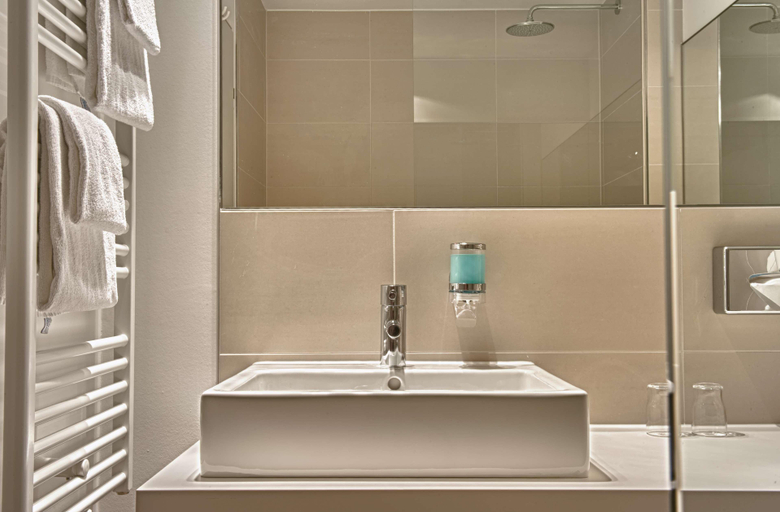 Bathroom 4, Conti Duisburg, Duisburg