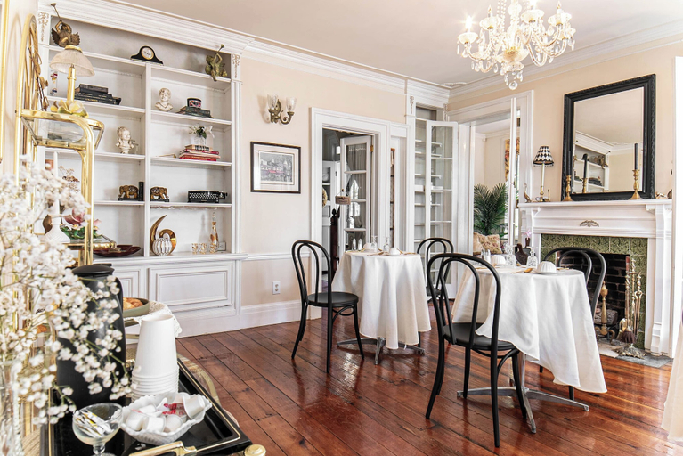 Dining 3, Miss Murphy's Bed and Breakfast, Jo Daviess