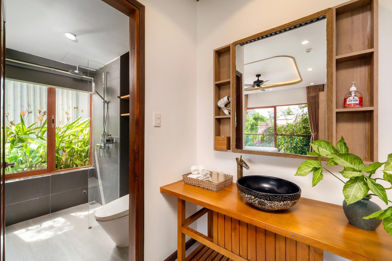 Bathroom 4, An Bang Sun Set House, Da Nang