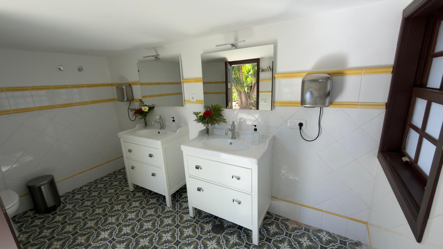 Bathroom 3, Almabella, Santa Cruz de Tenerife