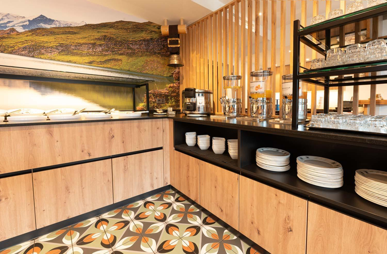Food & Drinks 5, Basic Rooms Jungfrau Lodge, Interlaken