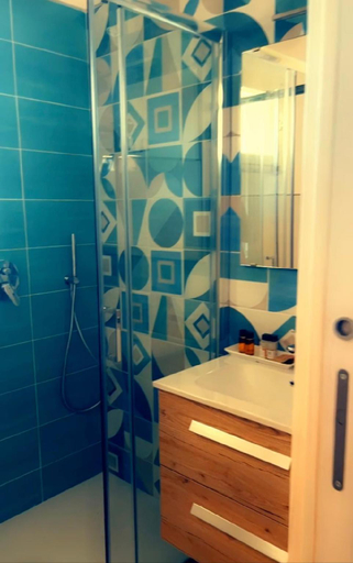Bathroom 3, KARIS KAIROS, Salerno