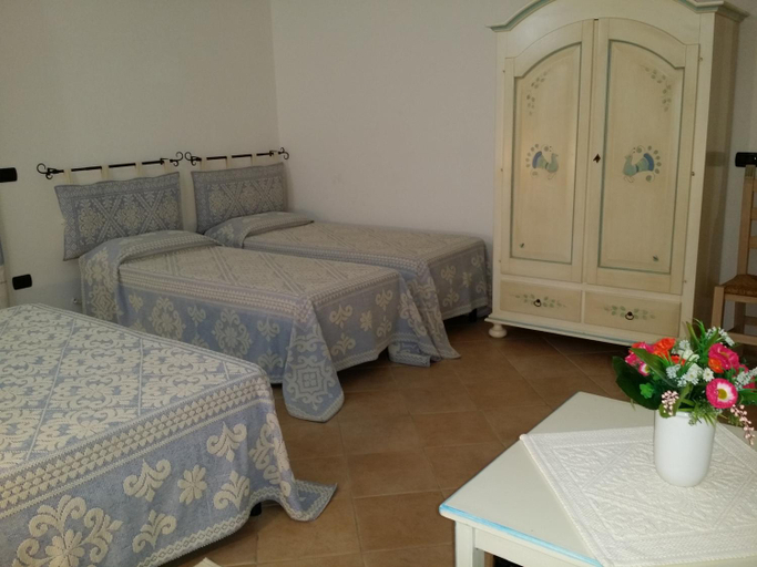 Bedroom 2, Bed & Breakfast Mare Isole, Olbia-Tempio