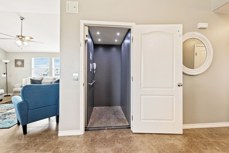 Interior 2, Latitude Adjustment - Private Pool Elevator!, El Paso
