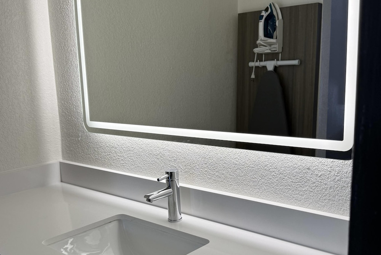 Bathroom 4, Ramada by Wyndham Lumberton NC North, Robeson