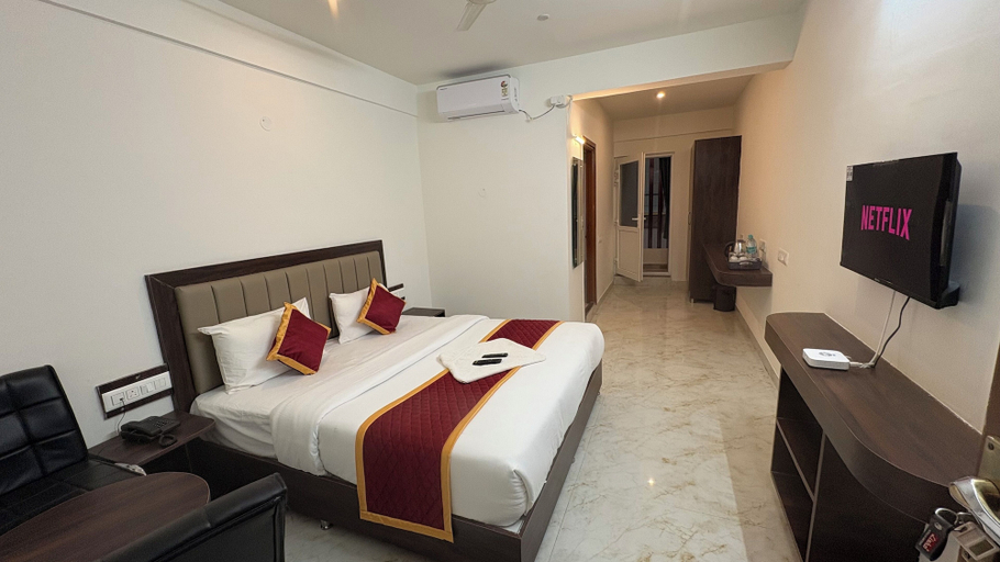 Room 4, Hotel Elevate Inn Bangalore Airport, Bangalore