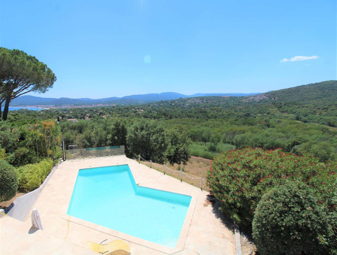Sport & Beauty 4, GRICARD Villa T5 avec piscine vue panoramique sur les collines de Grimaud et apercu mer, Var