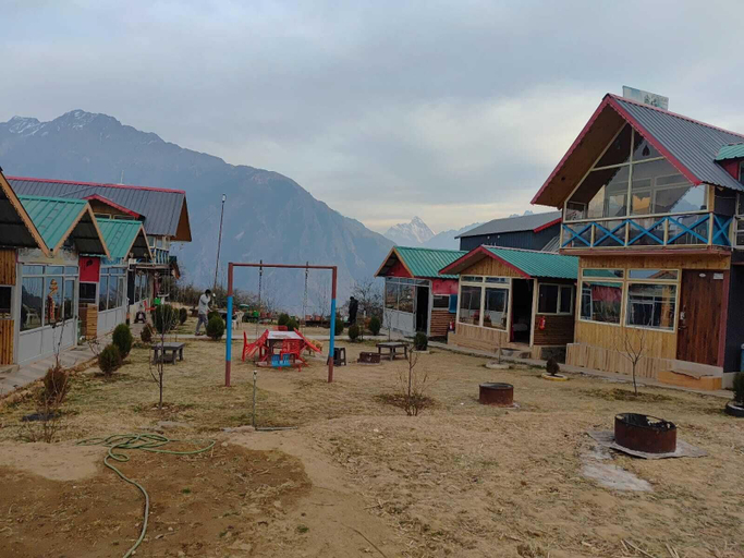 Exterior 2, Auli Goldcrest, Chamoli