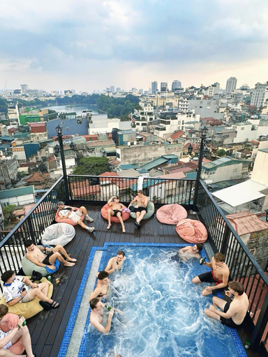 Sport & Beauty 2, Lakeview Backpackers Hostel & Rooftop Bar, Hoàn Kiếm
