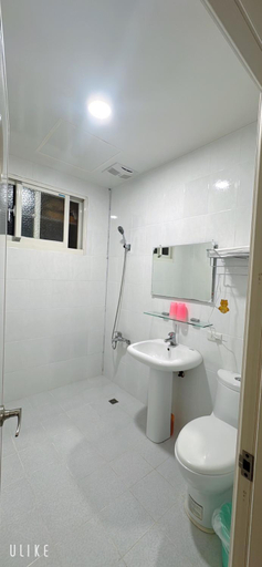 Bathroom 2, Free World B&B, Yilan