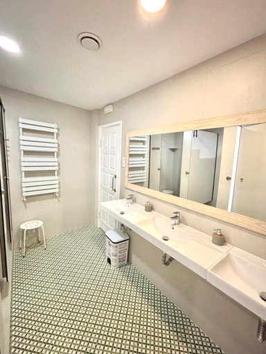 Bathroom 4, Itaca Hostel, Barcelona