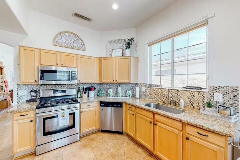 Private kitchen 4, Desert Oasis - Heated Pool Retreat, Maricopa