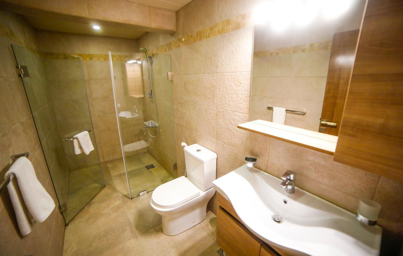 Bathroom 3, White House Suites, Beirut