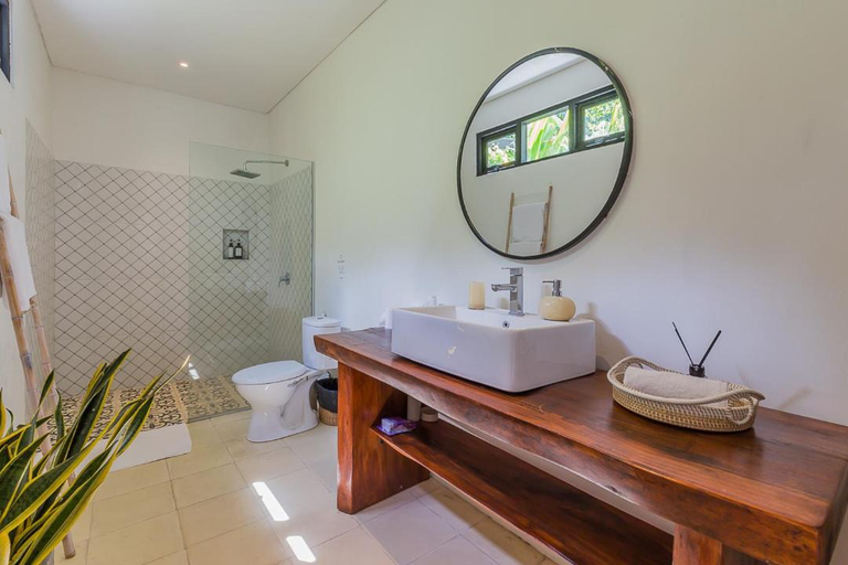Others 4, Elegant 4 BR villa huge pool in central Canggu, Badung