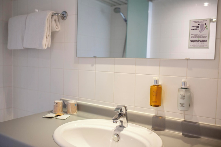 Bathroom 3, Hotel Paradis De Lourdes, Hautes-Pyrénées