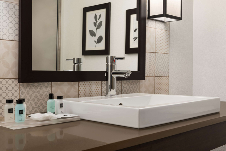 Bathroom 5, Country Inn & Suites by Radisson, St. Cloud West, MN, Stearns