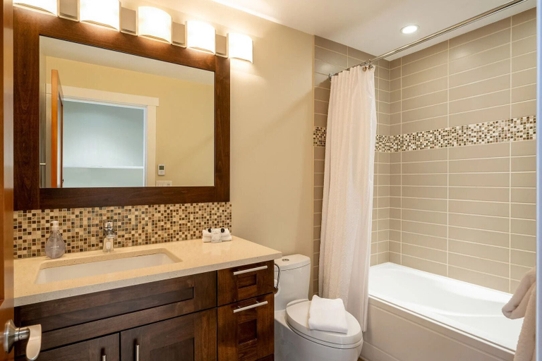 Bathroom 2, Crystal Ridge by Whistler Retreats, Squamish-Lillooet